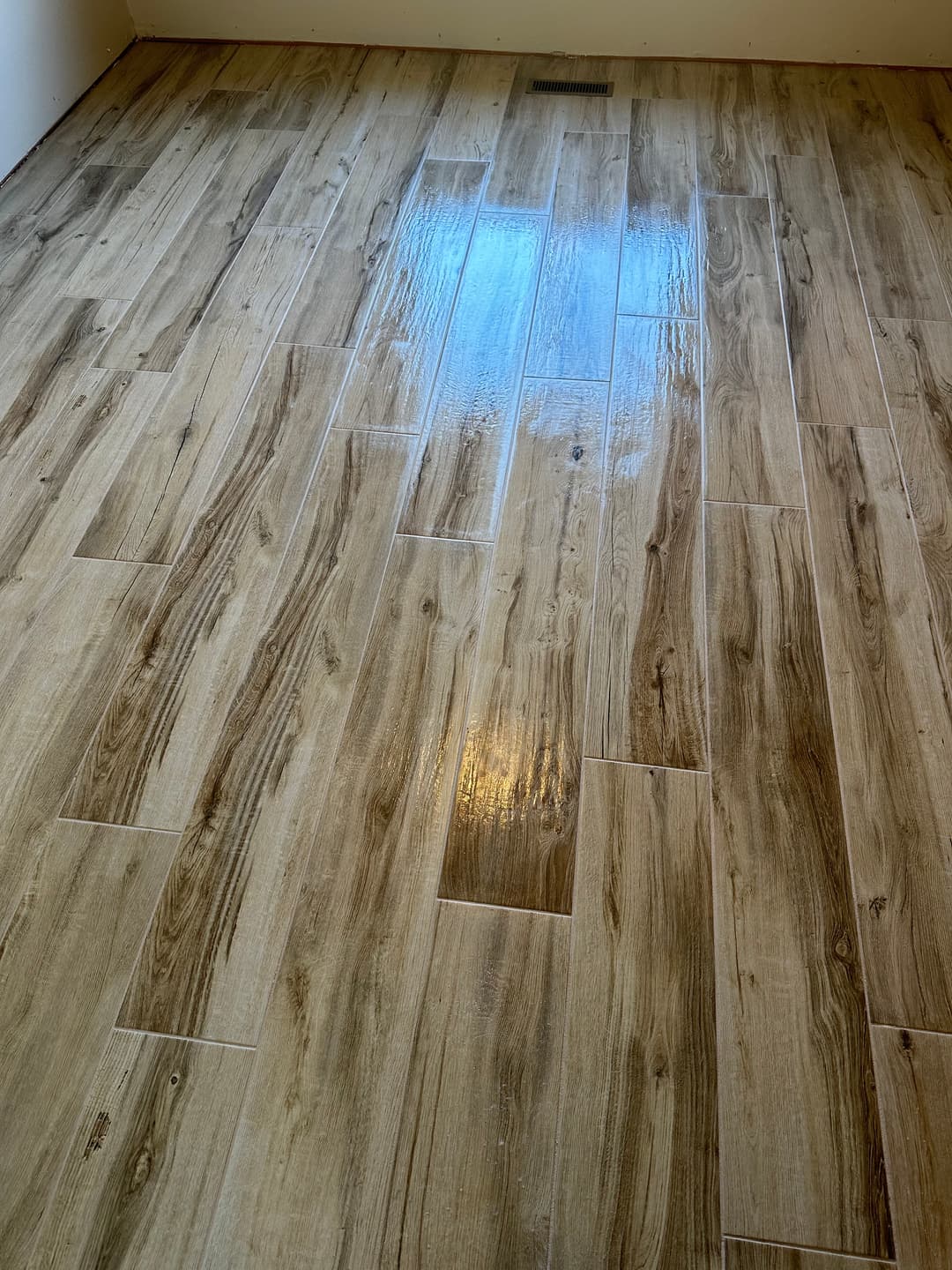 finished laminate wood floor